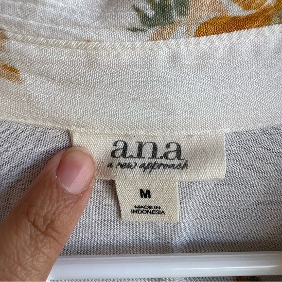 A.N.A. Floral Button Down Shirt - Size M - Lightweight Summer Spring - Picture 3 of 6